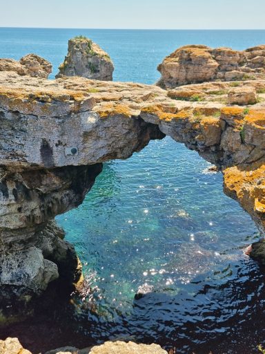 Tyulenovo Cliff